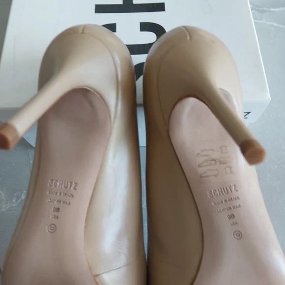 Schutz Women's Tan Leather Pumps - Picture 5 of 7